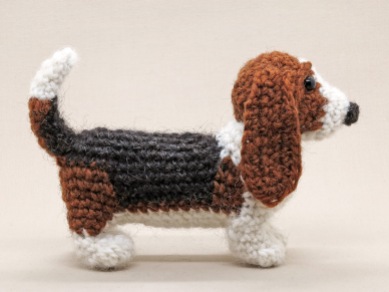 Realistic-amigurumi-basset-hound