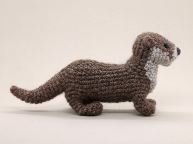 realsitic-crochet-otter